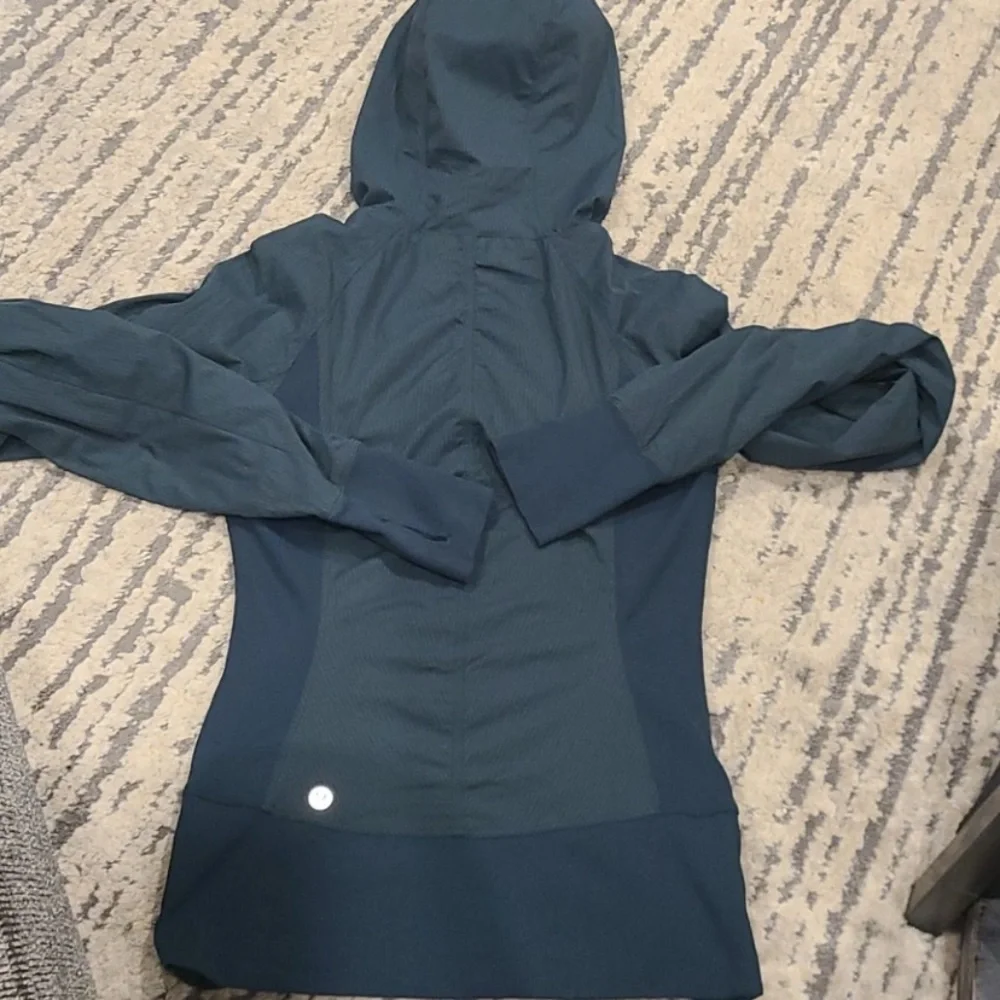 Lululemon In Flux Hooded Jacket Reversible - 6 - Picture 11 of 13